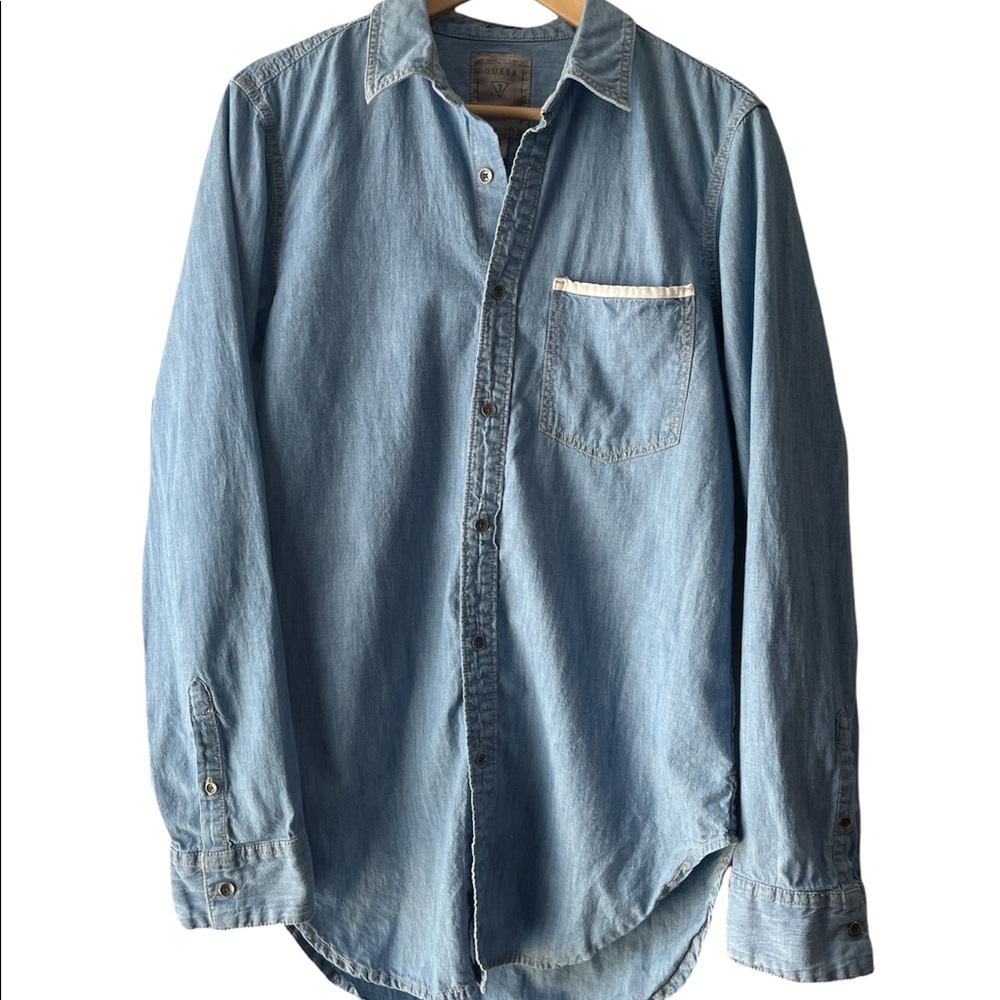 Men’s Medium Guess Chambray Button Down